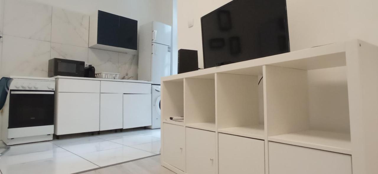 Margit Apartment - In The Most Beautiful District Budapest Bagian luar foto